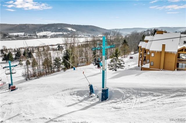 E 102 Snowpine Village 5915, Great Valley, NY 14741