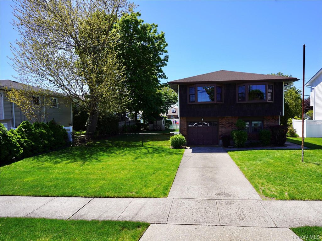 9 John Street, Bethpage, NY 11714