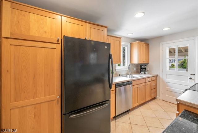 44 Hillcrest Dr, Wayne Twp., NJ 07470