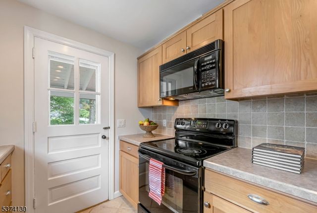 44 Hillcrest Dr, Wayne Twp., NJ 07470
