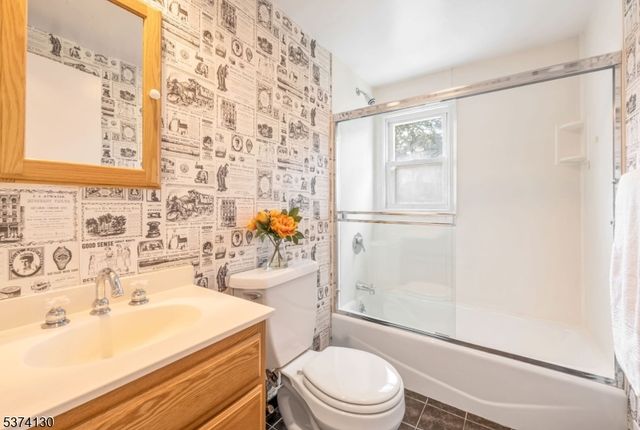 44 Hillcrest Dr, Wayne Twp., NJ 07470
