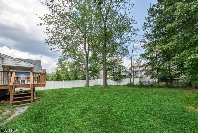 44 Hillcrest Dr, Wayne Twp., NJ 07470