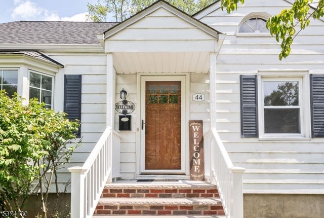 44 Hillcrest Dr, Wayne Twp., NJ 07470