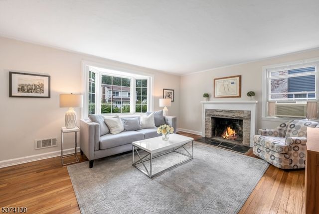44 Hillcrest Dr, Wayne Twp., NJ 07470