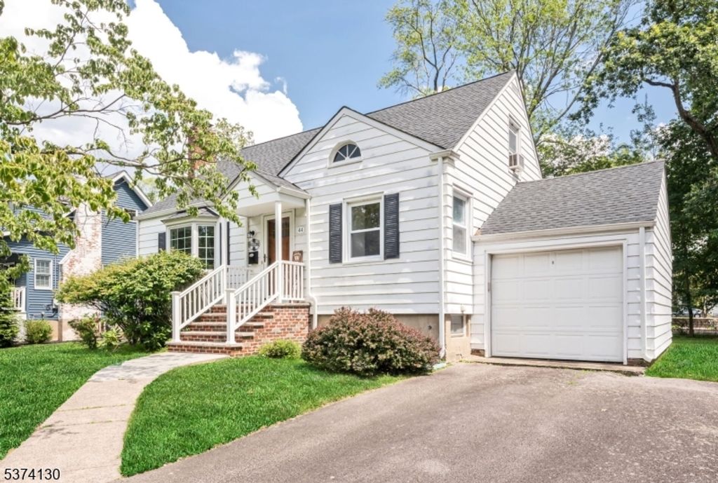 44 Hillcrest Dr, Wayne Twp., NJ 07470