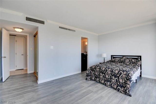 3111 Bel Air Drive 5H, Las Vegas, NV 89109