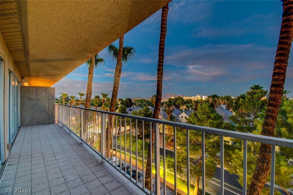 3111 Bel Air Drive 5H, Las Vegas, NV 89109