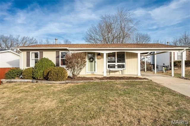 1027 Beso Court, Fenton, MO 63026