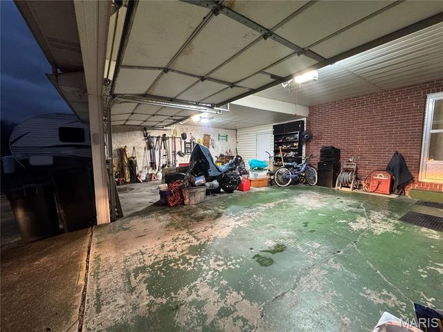 54 County Road 560, Poplar Bluff, MO 63901