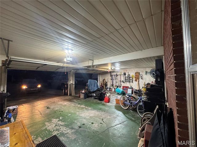 54 County Road 560, Poplar Bluff, MO 63901