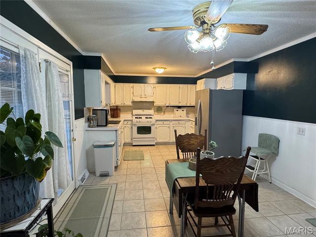 54 County Road 560, Poplar Bluff, MO 63901