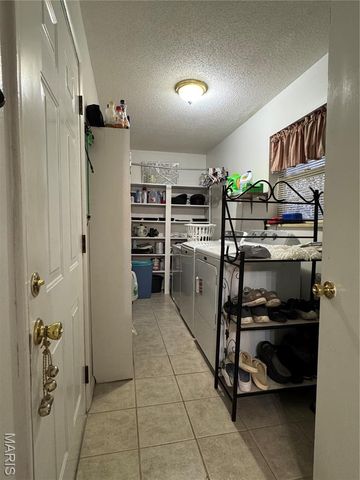 54 County Road 560, Poplar Bluff, MO 63901