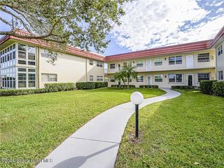11 Vista Palm Lane 203, Vero Beach, FL 32962