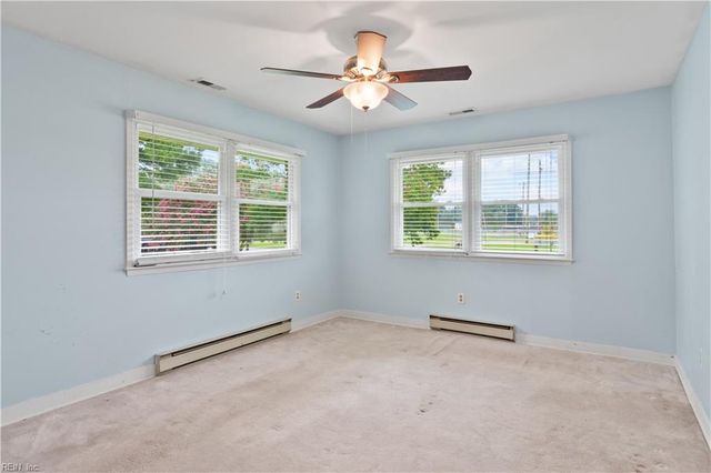 101 Barcroft DR, Smithfield, VA 23430
