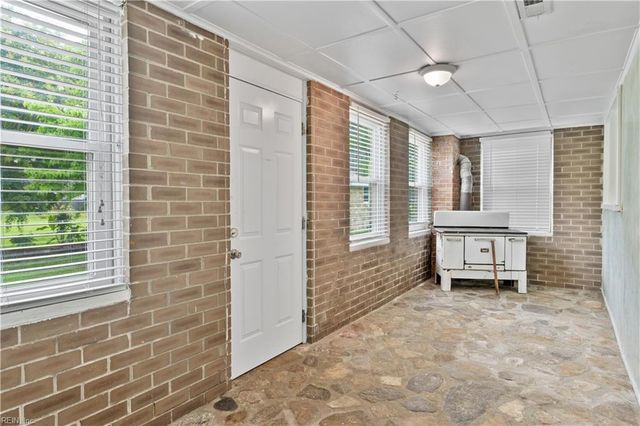 101 Barcroft DR, Smithfield, VA 23430
