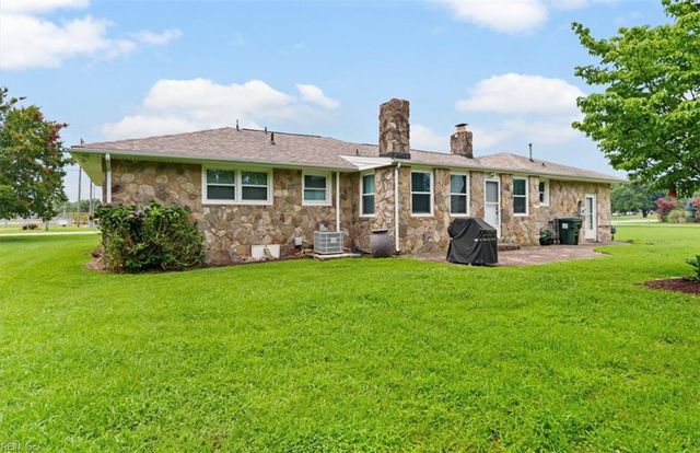 101 Barcroft DR, Smithfield, VA 23430