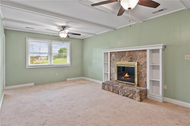 101 Barcroft DR, Smithfield, VA 23430