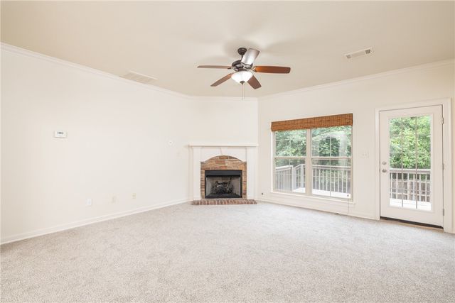 3462 Earnhardt Drive, Fayetteville, AR 72704