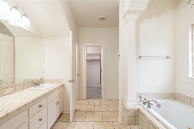 3462 Earnhardt Drive, Fayetteville, AR 72704