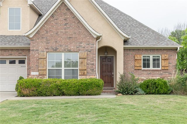 3462 Earnhardt Drive, Fayetteville, AR 72704