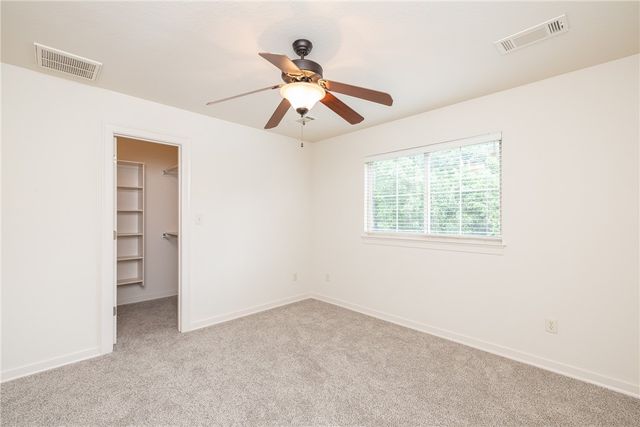 3462 Earnhardt Drive, Fayetteville, AR 72704