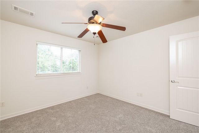 3462 Earnhardt Drive, Fayetteville, AR 72704