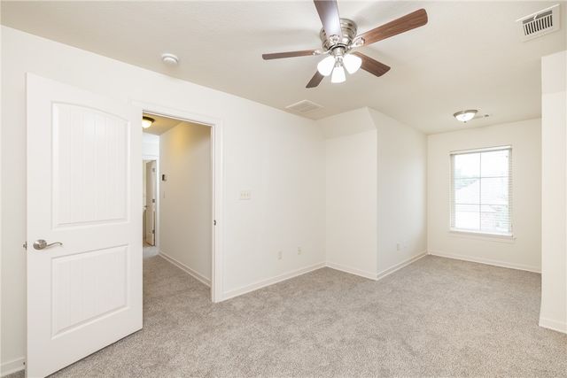 3462 Earnhardt Drive, Fayetteville, AR 72704