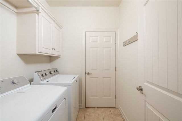3462 Earnhardt Drive, Fayetteville, AR 72704