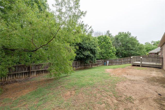 3462 Earnhardt Drive, Fayetteville, AR 72704