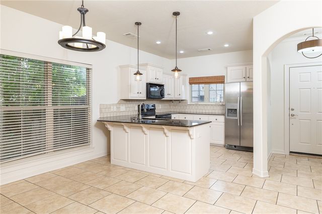 3462 Earnhardt Drive, Fayetteville, AR 72704