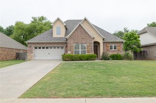 3462 Earnhardt Drive, Fayetteville, AR 72704