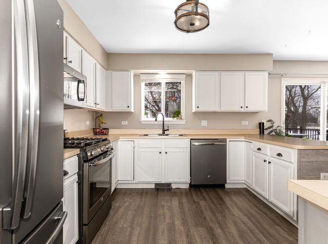 2722 Lahinch Drive, Aurora, IL 60503