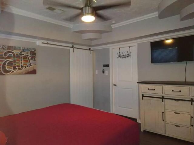1915 Canterbury ST, Austin, TX 78702