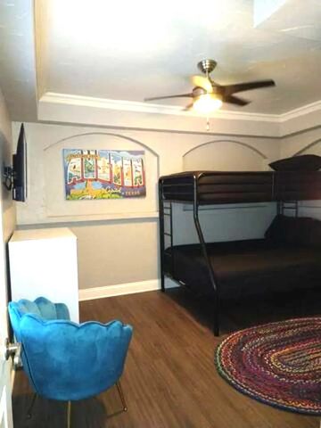 1915 Canterbury ST, Austin, TX 78702