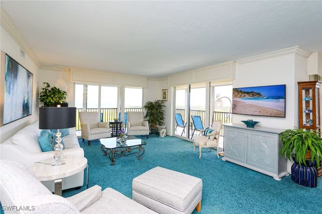 15 Bluebill AVE 805, Naples, FL 34108