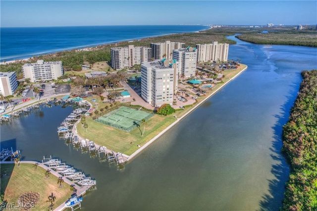 15 Bluebill AVE 805, Naples, FL 34108