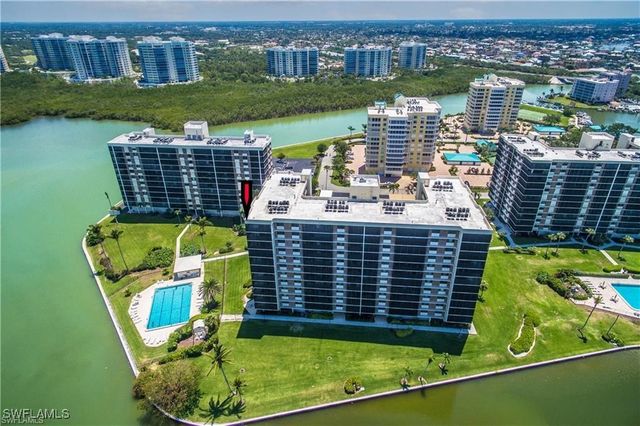 15 Bluebill AVE 805, Naples, FL 34108