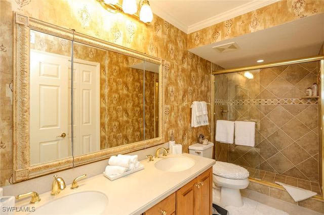 15 Bluebill AVE 805, Naples, FL 34108