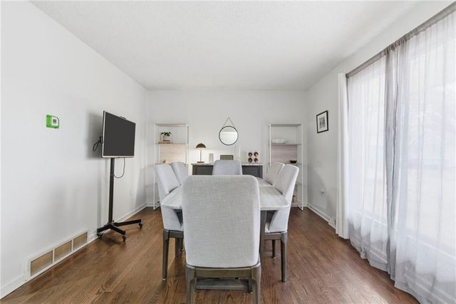 515 S Meadowbrook Lane, Olathe, KS 66062