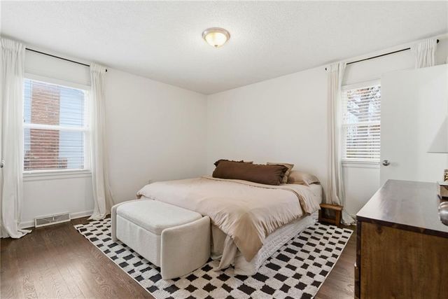 515 S Meadowbrook Lane, Olathe, KS 66062