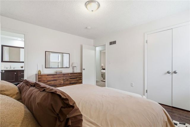 515 S Meadowbrook Lane, Olathe, KS 66062