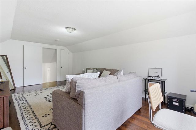 515 S Meadowbrook Lane, Olathe, KS 66062