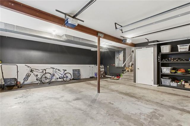 515 S Meadowbrook Lane, Olathe, KS 66062