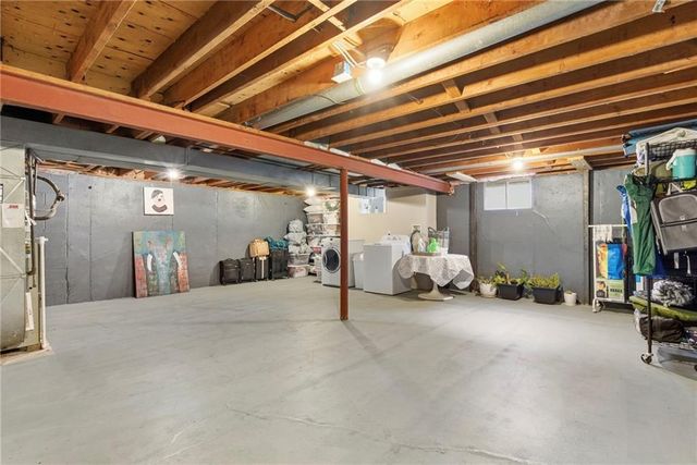 515 S Meadowbrook Lane, Olathe, KS 66062