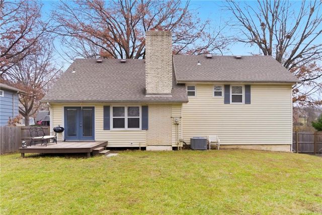 515 S Meadowbrook Lane, Olathe, KS 66062