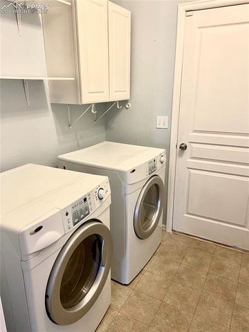 875 Aspenglow Lane, Colorado Springs, CO 80916