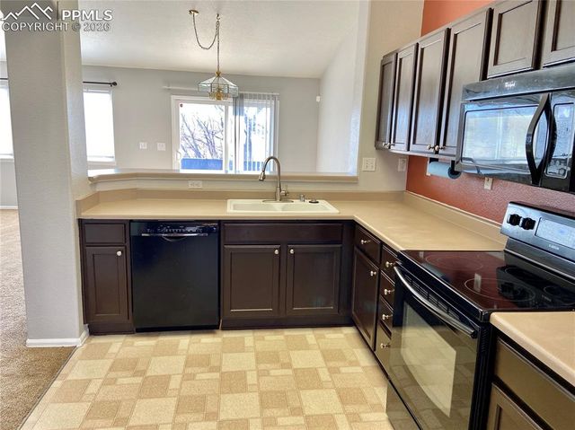 875 Aspenglow Lane, Colorado Springs, CO 80916