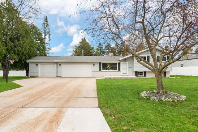 2615 BAYPORT LANE, Green Bay, WI 54313