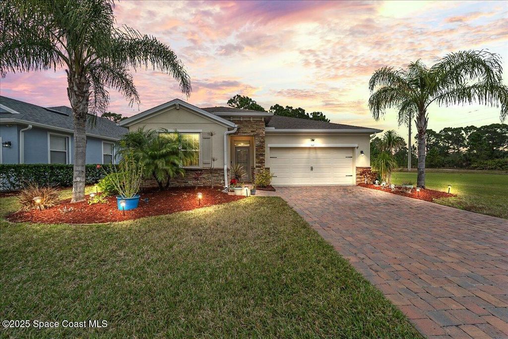 745 Remington Green Drive SE, Palm Bay, FL 32909