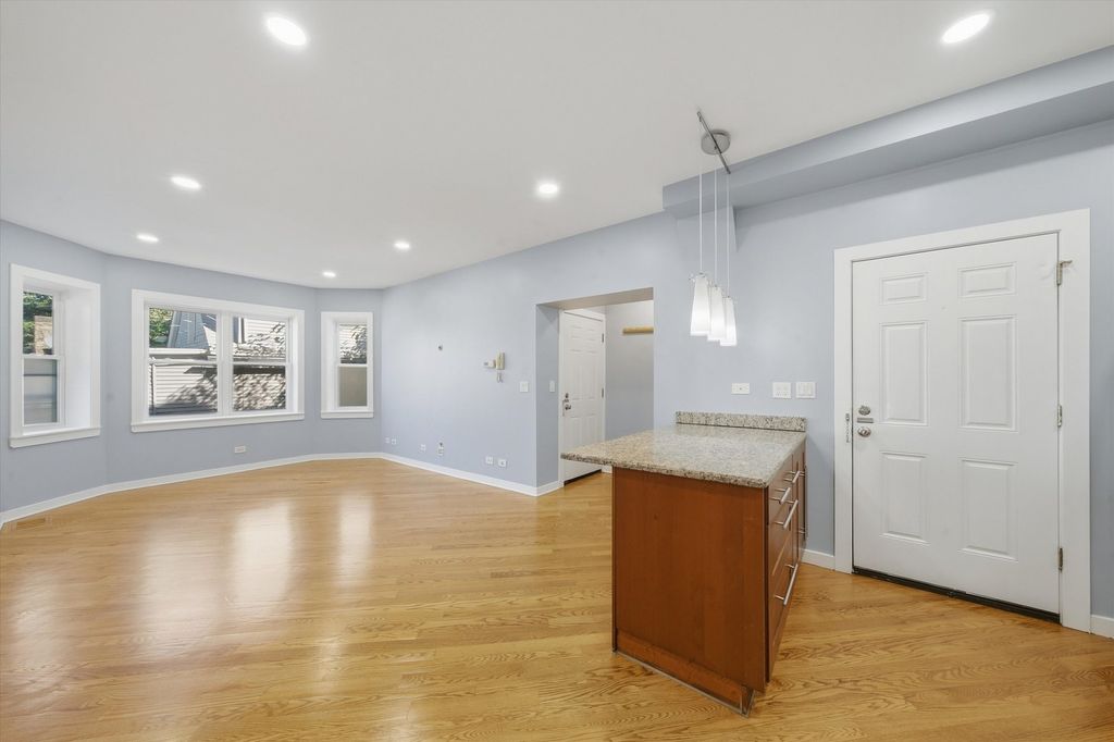 4304 N SAINT LOUIS Avenue 1B, Chicago, IL 60618 — photo 2